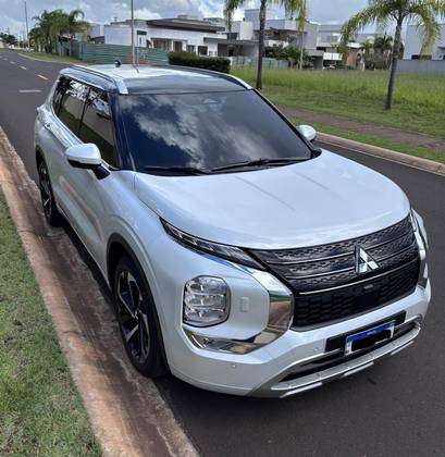 MITSUBISHI OUTLANDER 2.4 PHEV SIGNATURE S-AWC DHT